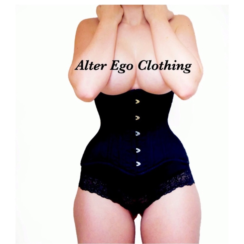 Alter Ego corset 32 extended curvy. Brand new in packaging with storage dust bag